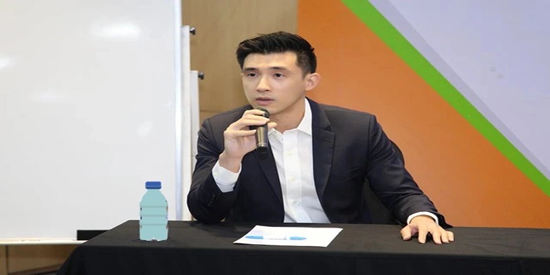 CEO Huy Hoàng và thông tin